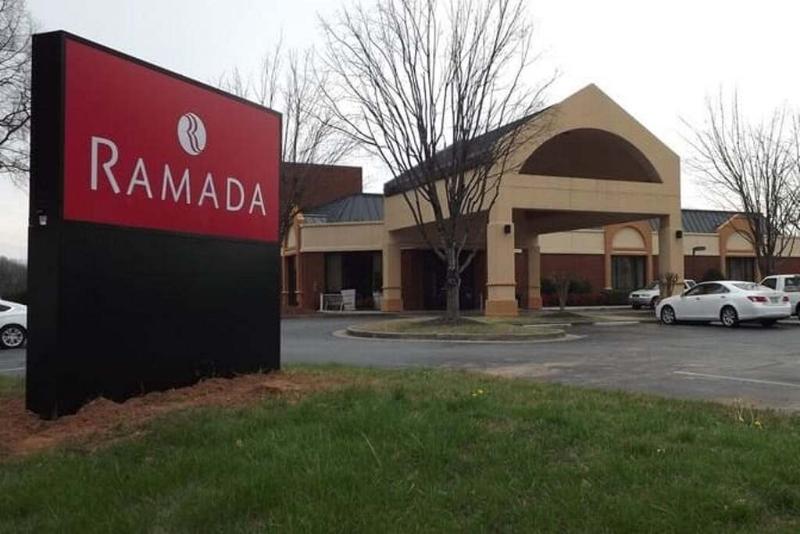 Ramada By Wyndham Gainesville Exterior foto