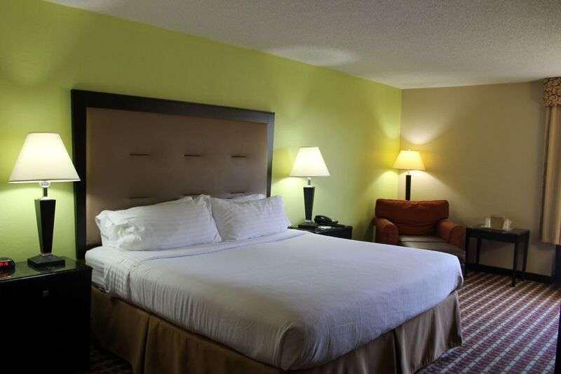 Ramada By Wyndham Gainesville Exterior foto