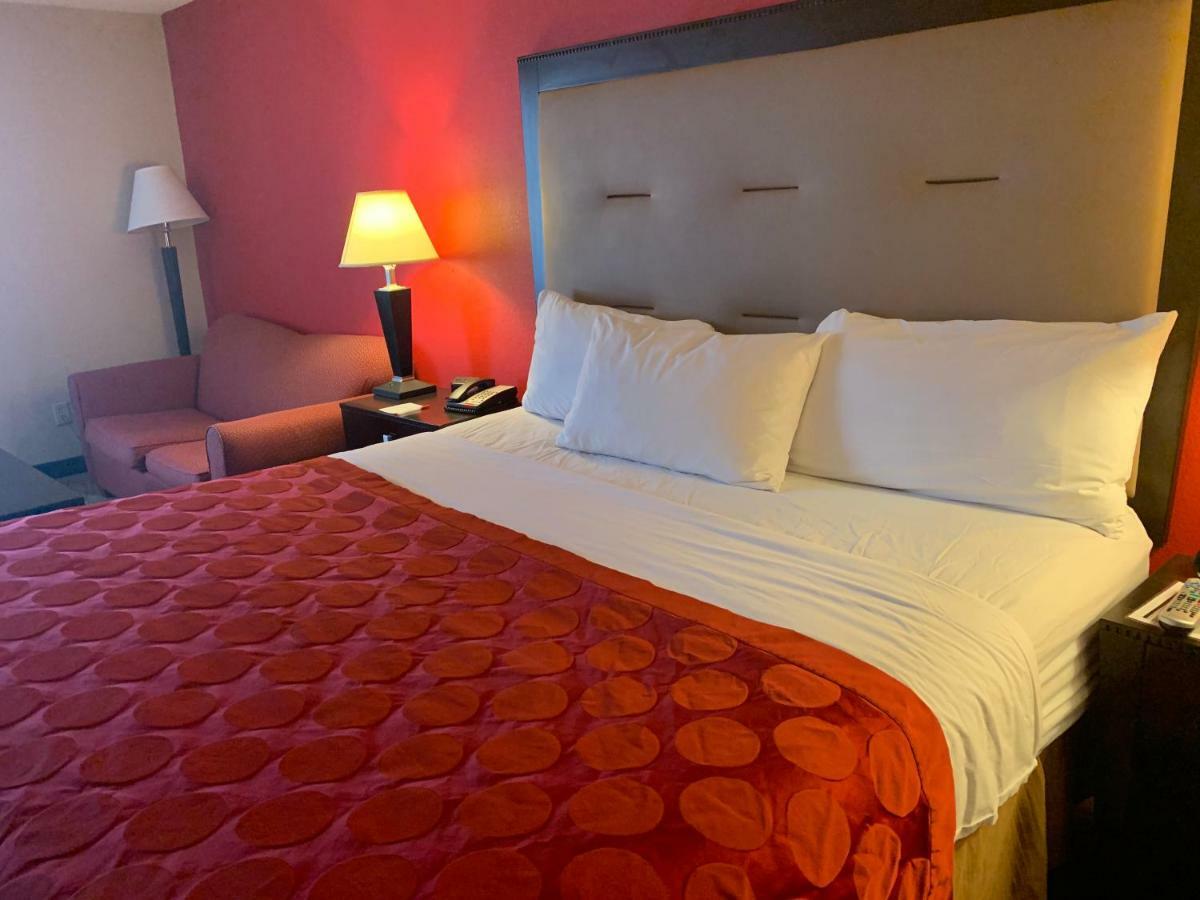 Ramada By Wyndham Gainesville Exterior foto