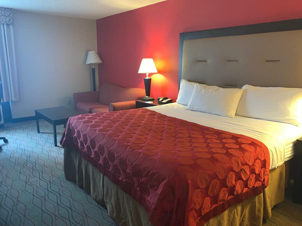 Ramada By Wyndham Gainesville Exterior foto
